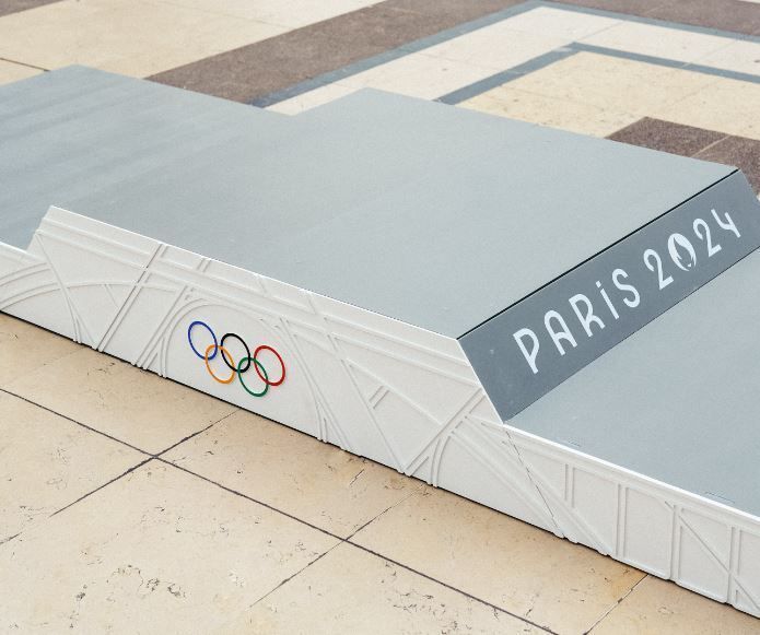 Pódio que será utilizado nos Jogos Paris-2024 Pódio que será utilizado nos Jogos Paris-2024