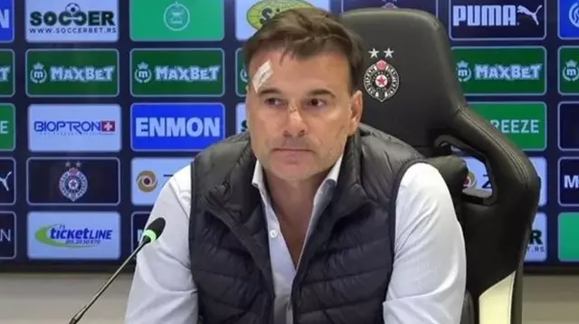 Torcedores invadem vestiário após goleada na Sérvia, técnico sai ferido
