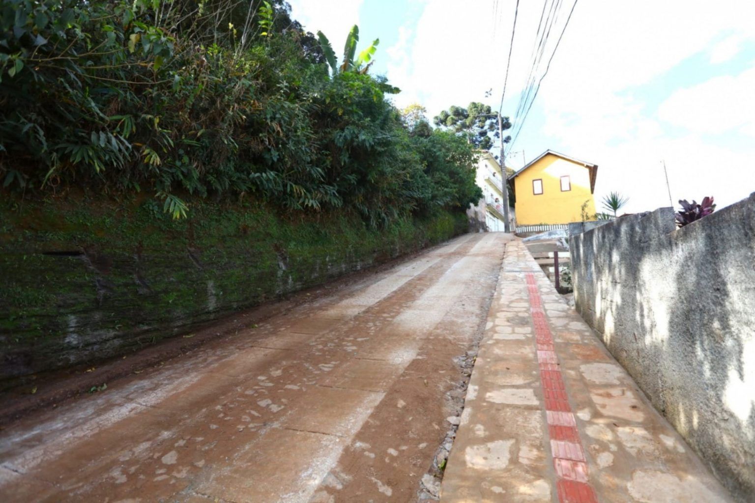 Prefeitura instala seis passa-rodas para melhorar fluxo de veículos em Ouro Preto