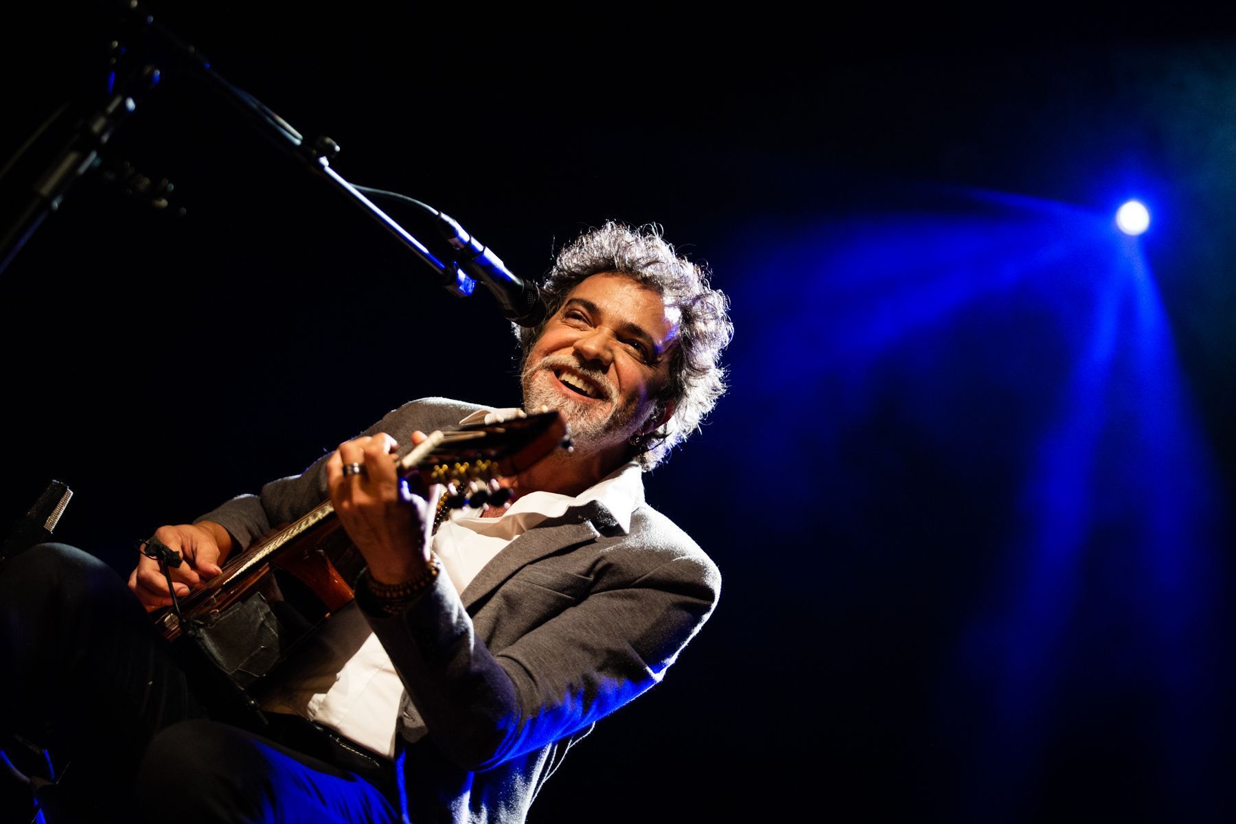 Paulinho Moska e Orquestra Opus se apresentam em BH
