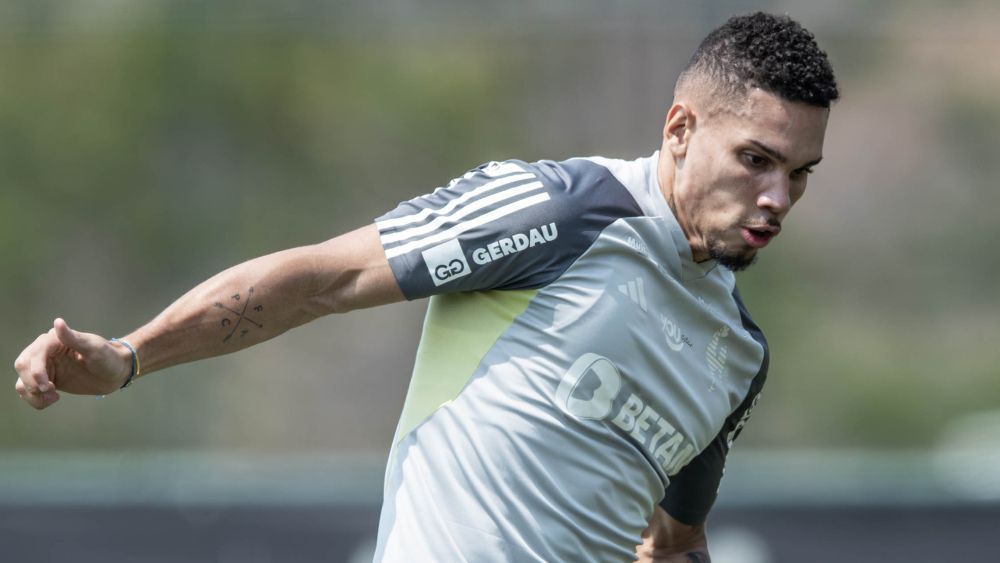 Mãe de Paulinho revela reação do filho após jogos ruins pelo Atlético