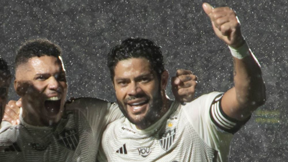 Hulk defende Paulinho e cita foguetório em hotel do Atlético no Rio