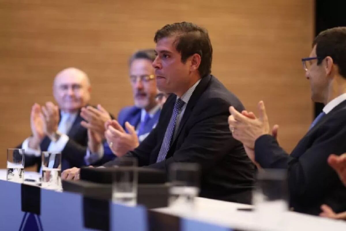 Diretor do Vasco explica ação no STJD após troca de data do duelo contra o Atlético