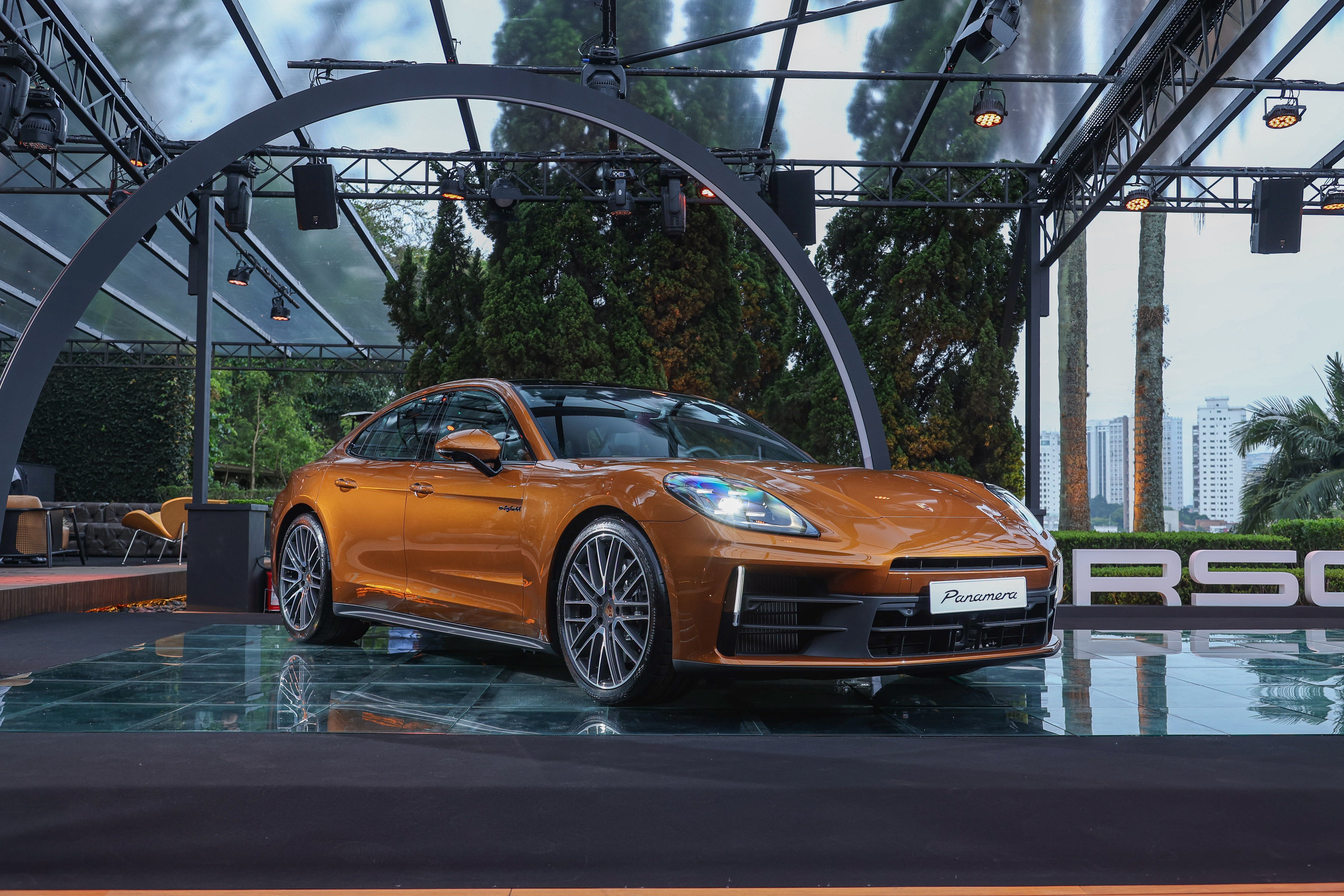 Porsche inicia vendas do novo Panamera 2025 no Brasil