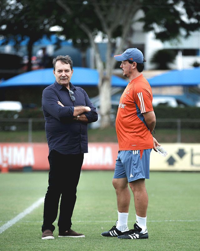 Após alinhar 'pendências' de dupla, Cruzeiro mira resolver futuro de atacante