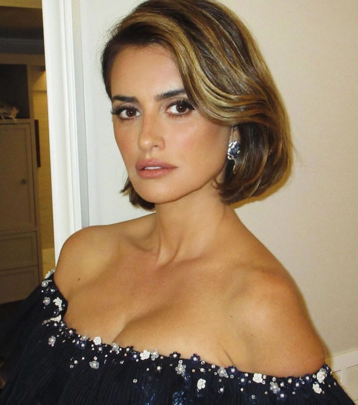 Penélope Cruz fotografa o marido Javier Bardem em momento íntimo; veja fotos