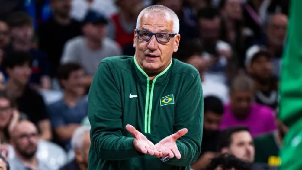 Petrovic divulga pré-convocados à Seleção Brasileira de Basquete após 'fico'