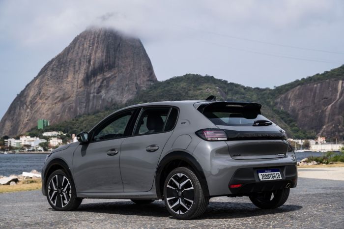 Traseira Peugeot 208 GT T200 Hybrid 2026