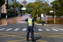 Fotos da Prefeitura de Porto Alegre da tragédia no Rio Grande do Sul após fortes chuvas