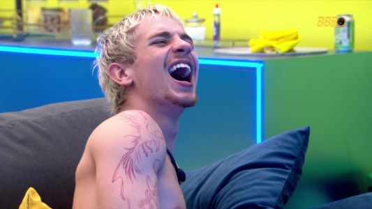 Juliano Floss foi escolhido por Breno e está no Quarto Secreto