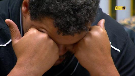 Babu Santana chora após Paredão no BBB 26