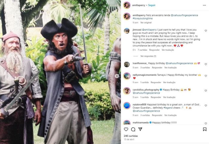 No dia 15 de abril, sua esposa Emilia, que também é uma surfista, fez uma postagem em suas redes sociais desejando ao marido um feliz aniversário de 49 anos. 