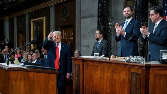 Trump durante o discurso nesta terça-feira (24)