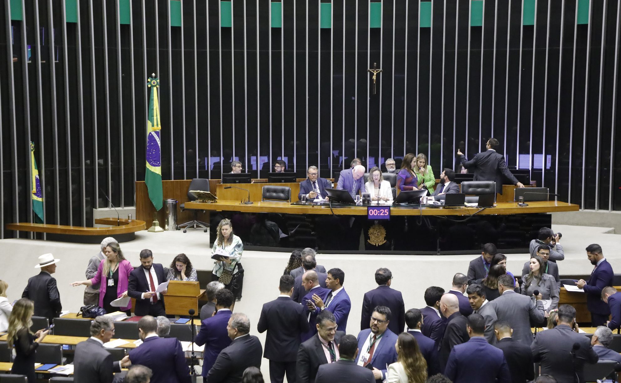 Câmara acelera projeto para reagir ao veto do Carrefour à carne do Mercosul