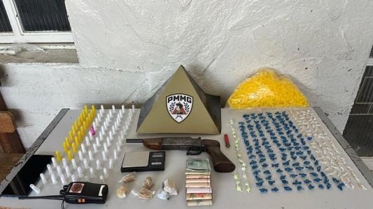 Ao ser preso, o jovem afirmou ser usuário e disse que estaria apenas comprando cocaína
