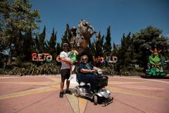 Duda Nagle curte parque com mãe e Zoe