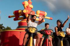 Duda Nagle curte parque com mãe e Zoe