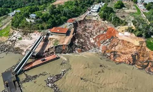O porto da Terra Preta, em Manacapuru (AM), estava em obras, mas seguia funcionando