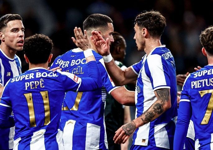 Porto goleia Moreirense e mantém ritmo na liderança do Campeonato Português