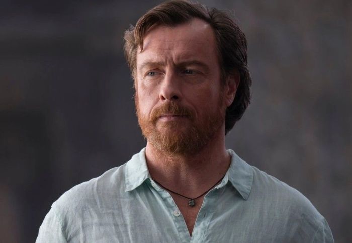 Toby Stephens interpreta Poseidon