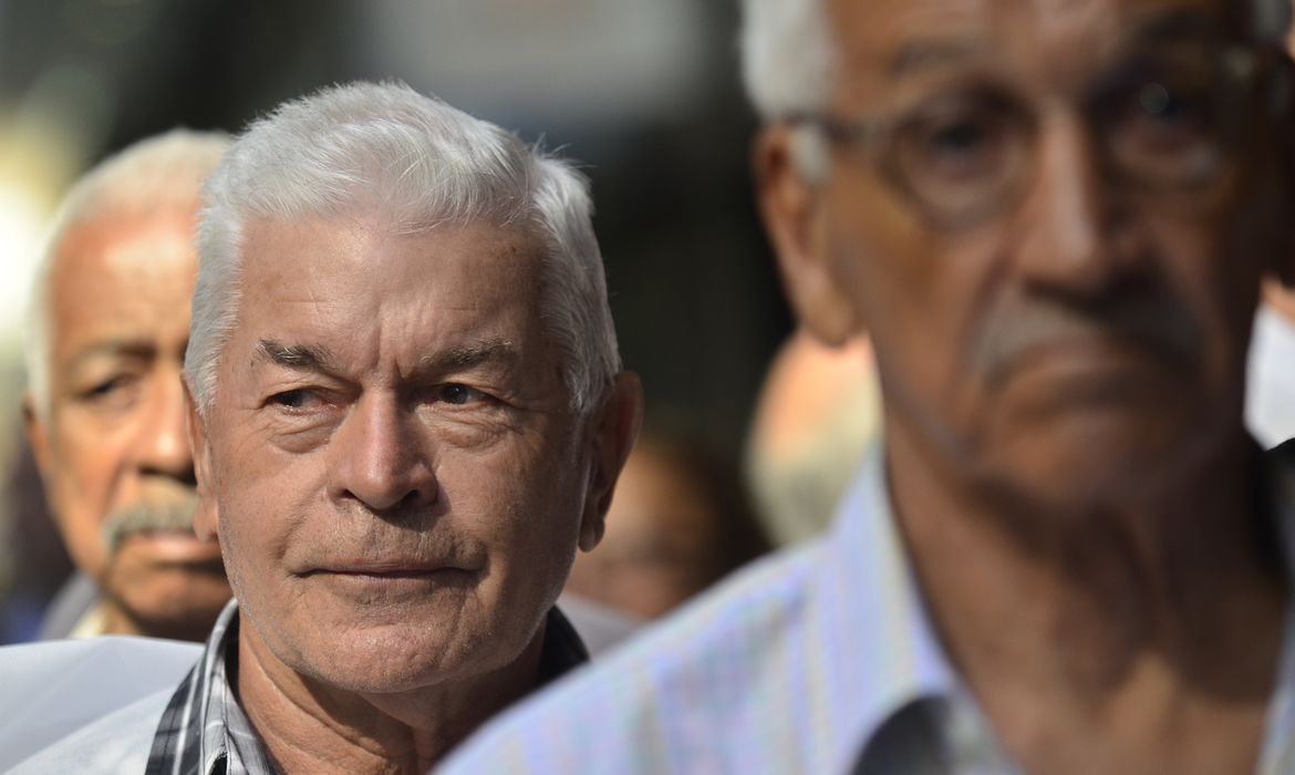 INSS desmente fake news que circula na redes sociais sobre 14º salário