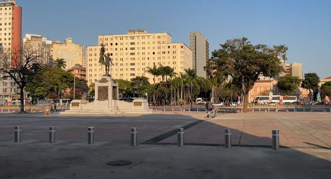 Após obras, Praça da Estação, no Centro de BH, é reaberta; veja como ficou