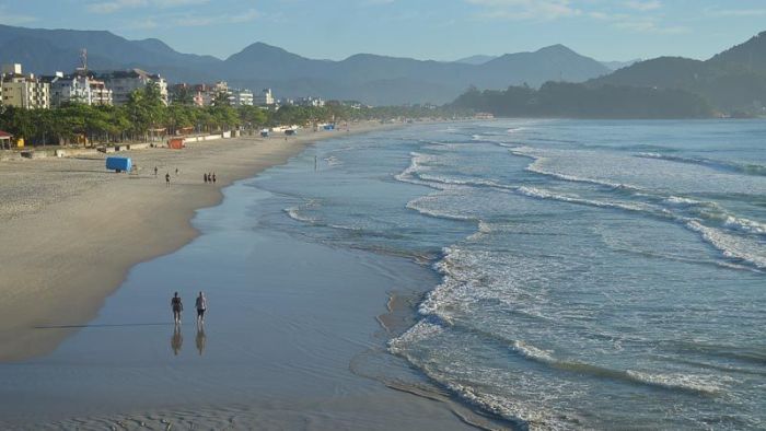 Em feriadão, litoral de SP tem 50 praias impróprias para banho; veja locais | CNN Brasil