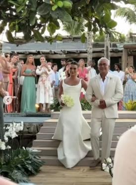 Preta Gil cantou no casamento de Mari Saad e Romulo Arantes Neto