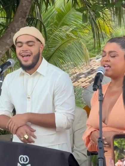 Preta Gil cantou no casamento de Mari Saad e Romulo Arantes Neto