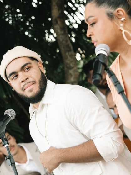 Preta Gil cantou no casamento de Mari Saad e Romulo Arantes Neto
