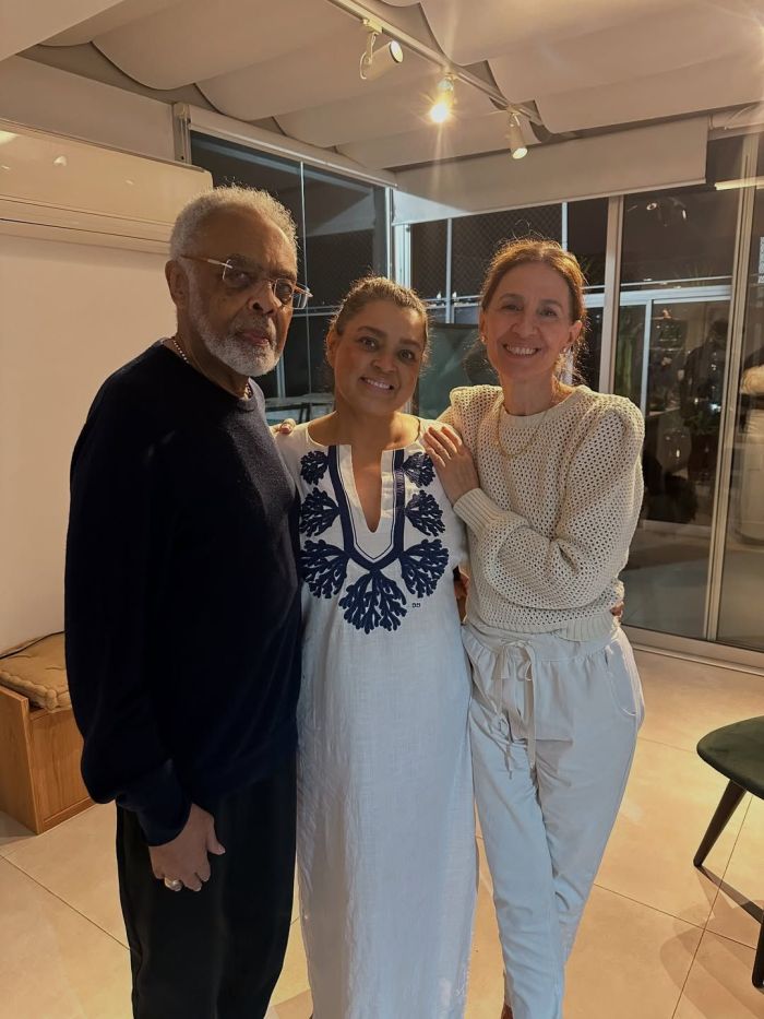 Preta Gil, com o pai Gilberto Gil e Flora Gil, atual esposa do cantor.
