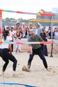 Príncipe William participou de atividades na Praia de Copacabana