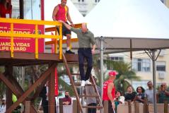 Príncipe William participou de atividades na Praia de Copacabana