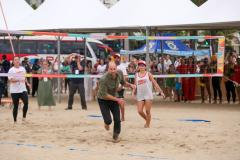 Príncipe William participou de atividades na Praia de Copacabana