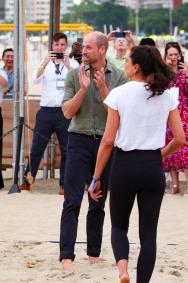 Príncipe William participou de atividades na Praia de Copacabana