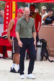 Príncipe William participou de atividades na Praia de Copacabana