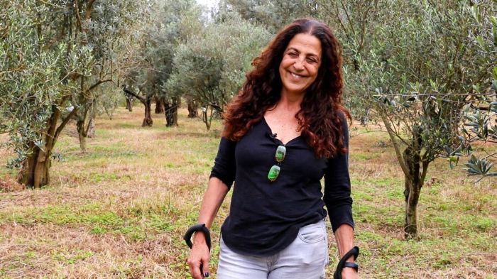 A olivicultora Rosana Chiavassa defende o poder da música para o desenvolvimento das plantas