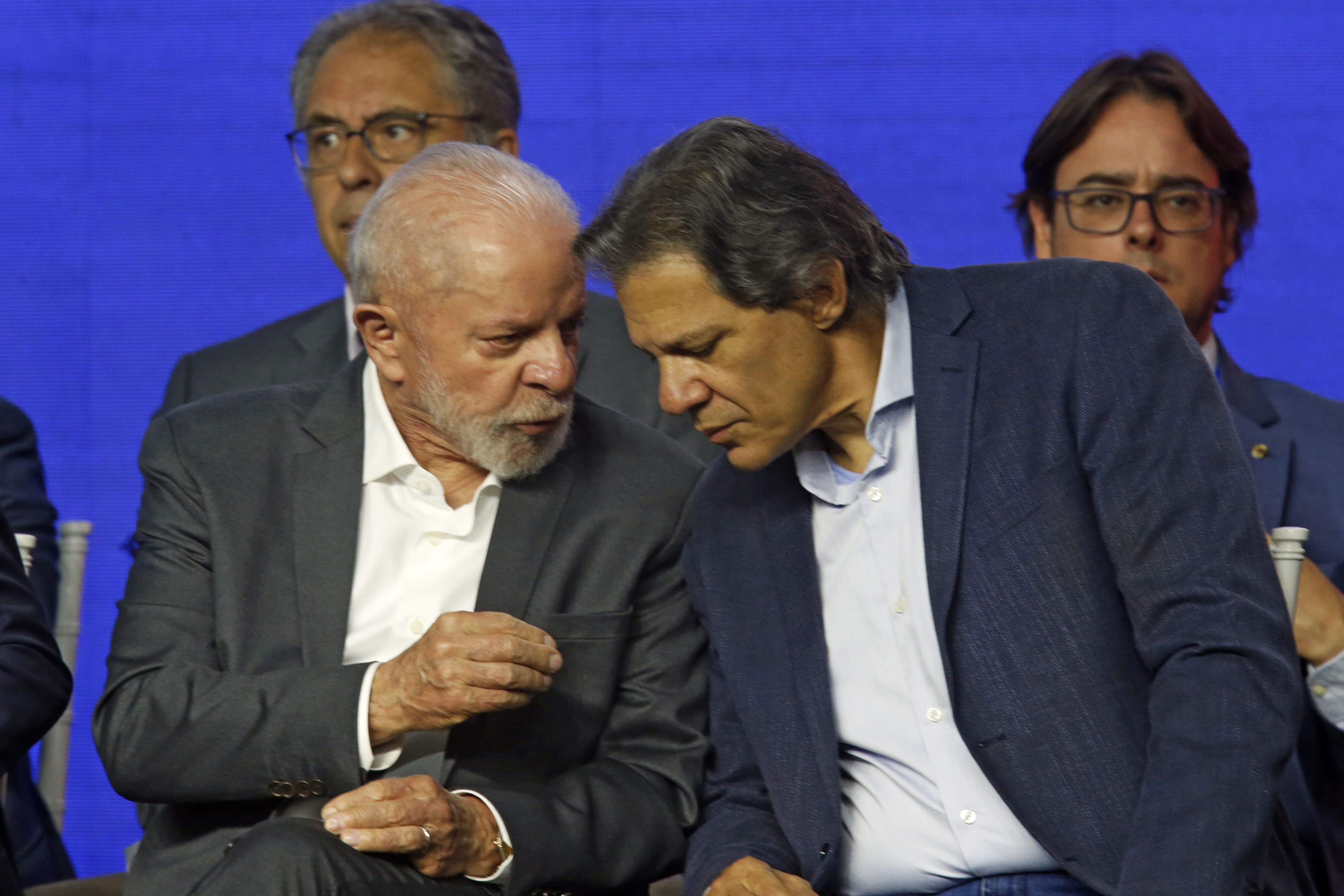 Haddad cancela compromissos na Europa após pedido de Lula