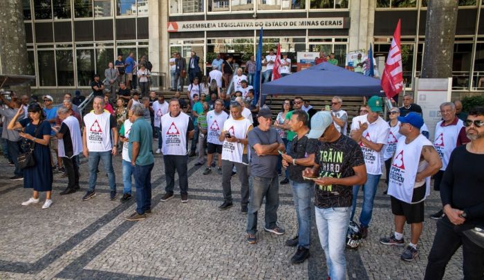 Servidores das forças de segurança fizeram protesto contra aprovação de projeto que muda regras do IPSM Servidores das forças de segurança fizeram protesto contra aprovação de projeto que muda regras do IPSM