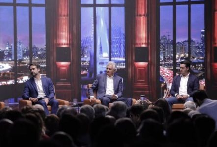 Os presidenciáveis do PSD, Eduardo Leite, Ronaldo Caiado e Ratinho Júnior, em evento do partido em São Paulo na última sexta (6)