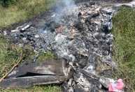 Avião que caiu no RJ teria colidido com morro, dizem bombeiros