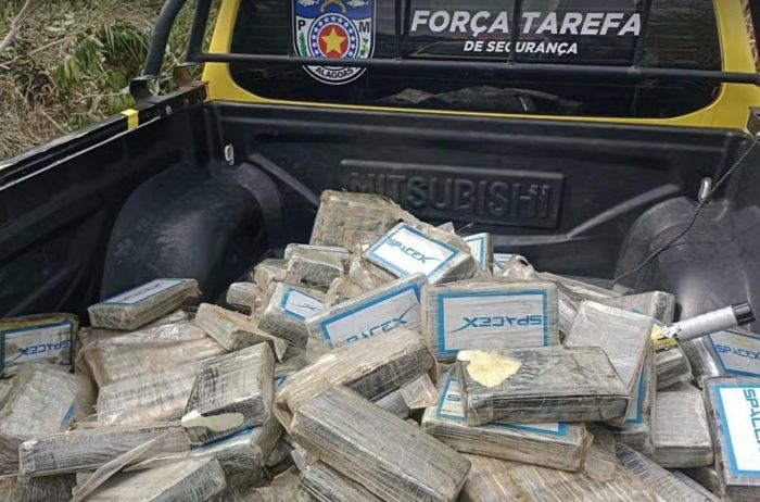 Avião carregava mais de 200 kg de cocaína 