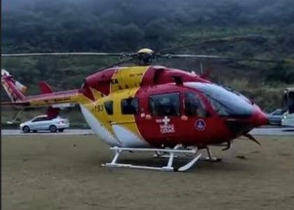 Um avião caiu por volta das 14 horas deste sábado na cabeceira do aeroporto de Divinópolis, na Região Centro-Oeste de Minas, deixando dois mortos.
