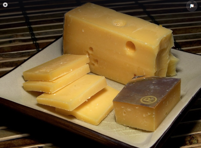 Os furos dos queijos, Gouda, por exemplo, são redondinhos e regulares