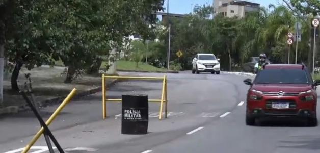 A vítima teria sido agredida com socos e pauladas, por pelo menos dois suspeitos