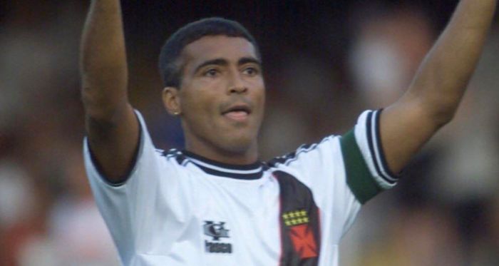 Romário em ação pelo Vasco em 2002