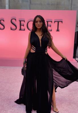 Rafa Kalimann no pink carpet do VSFS