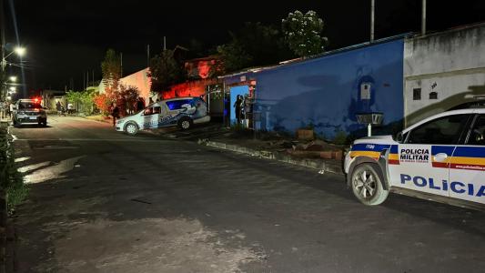 Polícia Militar no ação no bairro Santa Rafaela, em Montes Claros