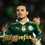 Lesão de Maurício 'exige' volta do protagonismo de Veiga no Palmeiras