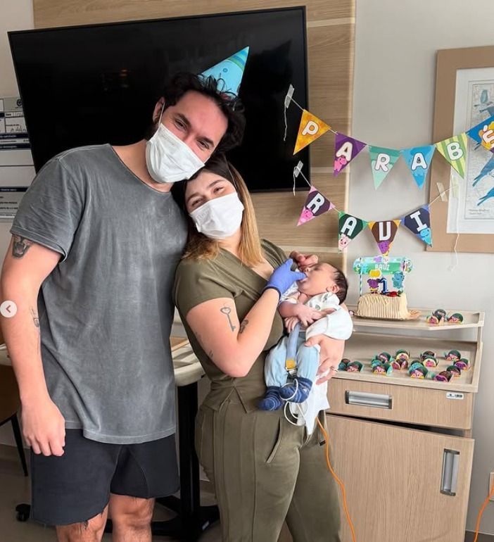 Ravi, filho de Viih Tube e Eliezer, tem alta após 20 dias internado com enterocolite